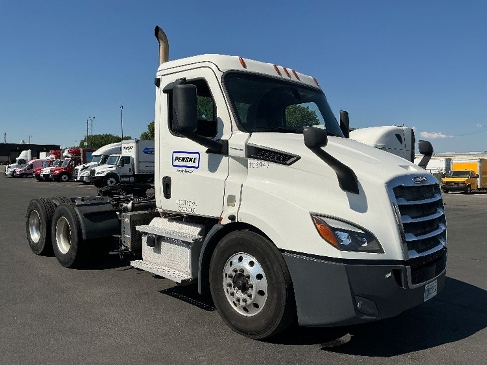 Day Cab Tractor-Heavy Duty Tractors-Freightliner-2020-T11662ST-Denver-CO-543,988\n\t\tmiles-$ 31,750 - Image 1
