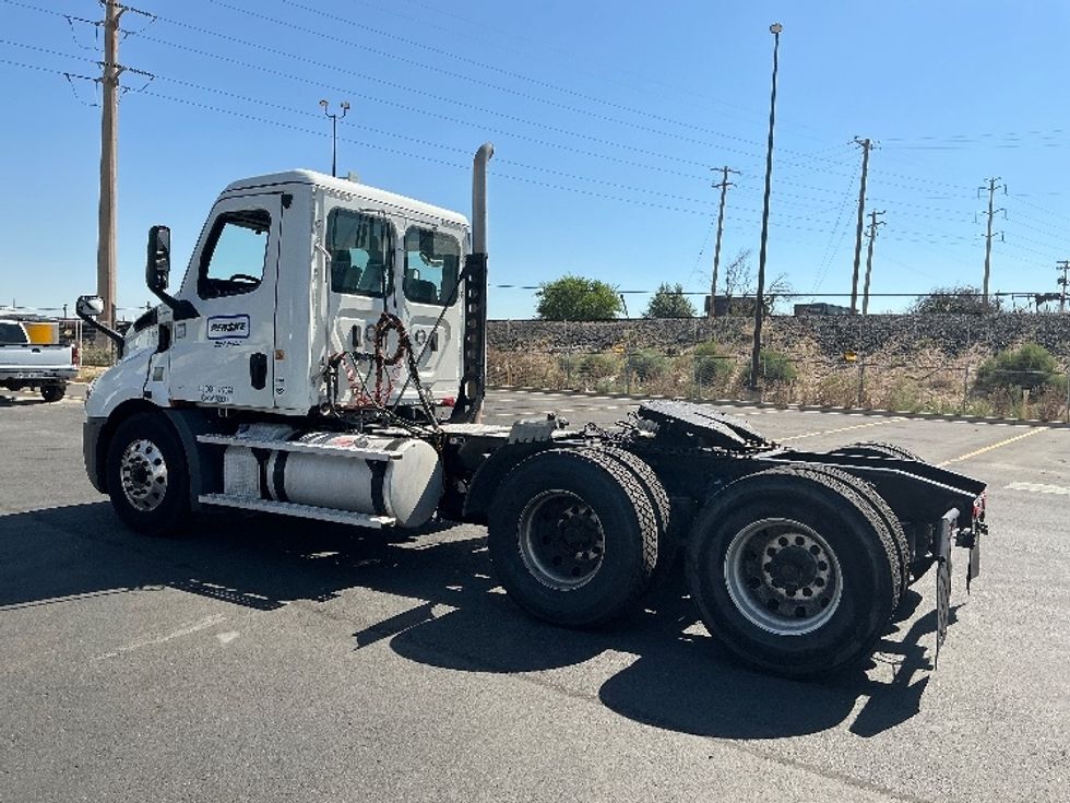 Day Cab Tractor-Heavy Duty Tractors-Freightliner-2020-T11662ST-Denver-CO-543,988\n\t\tmiles-$ 31,750 - Image 5