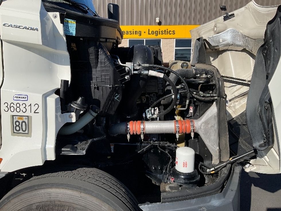 2020 Freightliner Cascadia 116" Day cab photo 14