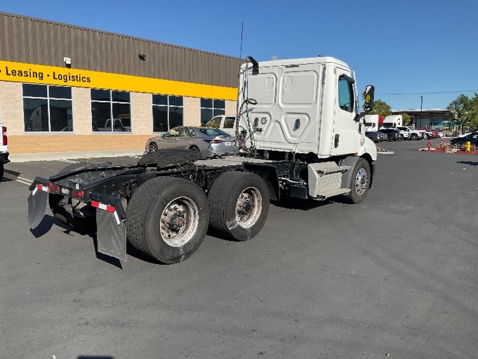2020 Freightliner Cascadia 116" Day cab photo 7