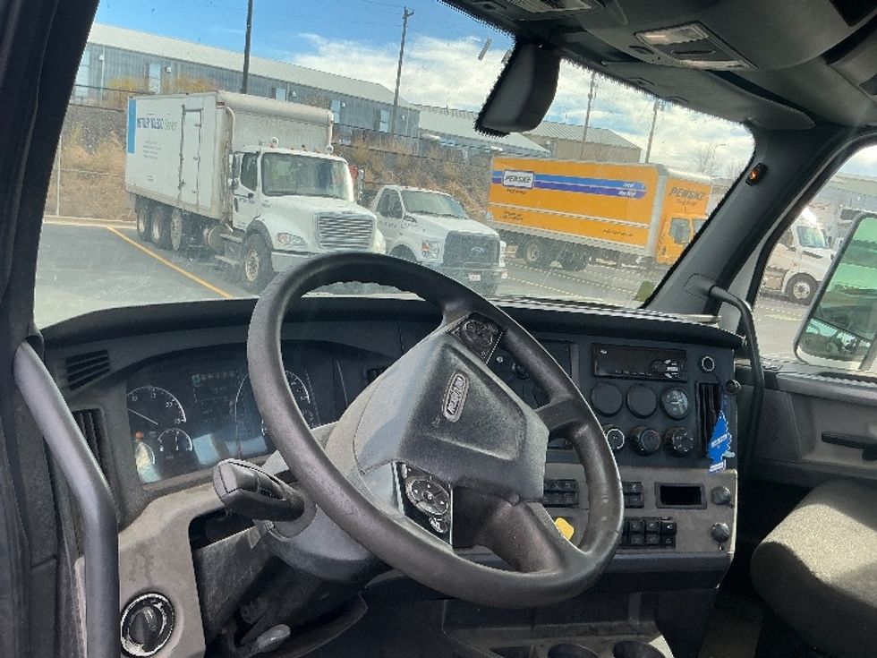 Day Cab Tractor-Heavy Duty Tractors-Freightliner-2020-T11662ST-Greeley-CO-431,001\n\t\tmiles-$ 43,750 - Image 10