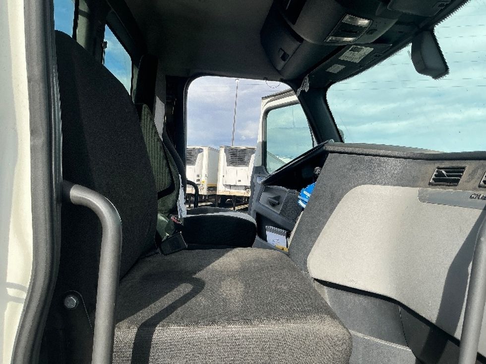 Day Cab Tractor-Heavy Duty Tractors-Freightliner-2020-T11662ST-Greeley-CO-431,001\n\t\tmiles-$ 43,750 - Image 14