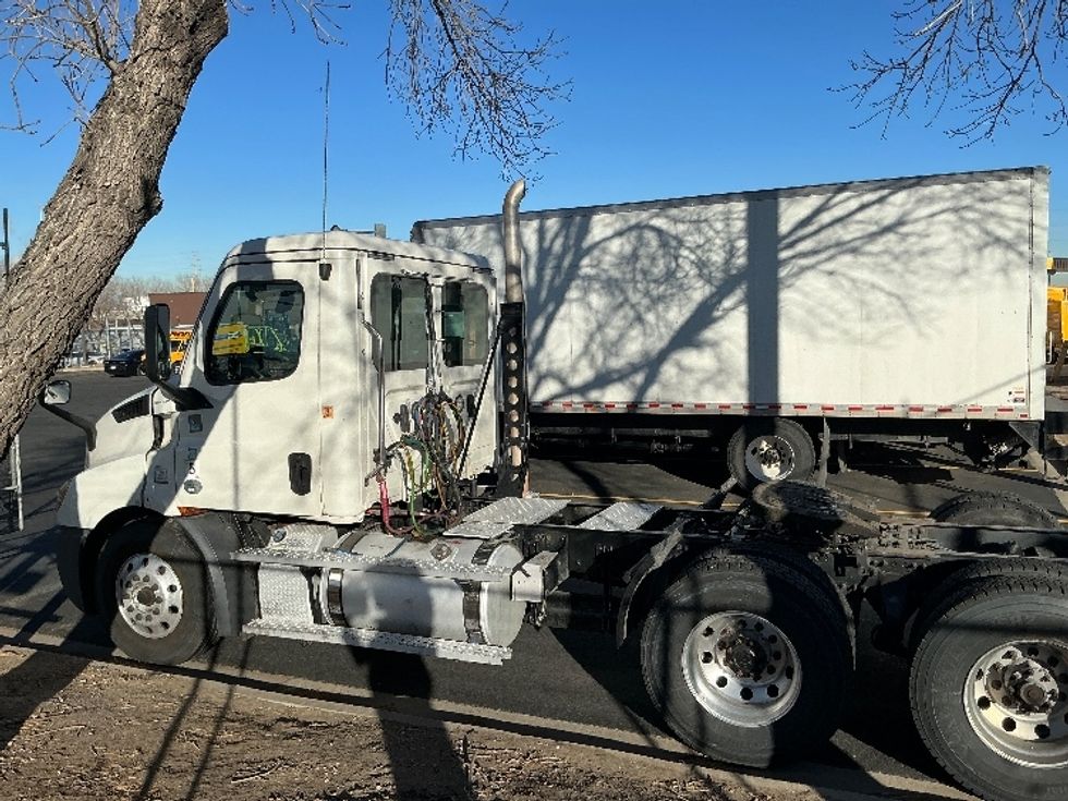 Day Cab Tractor-Heavy Duty Tractors-Freightliner-2020-T11662ST-Greeley-CO-431,001\n\t\tmiles-$ 43,750 - Image 4