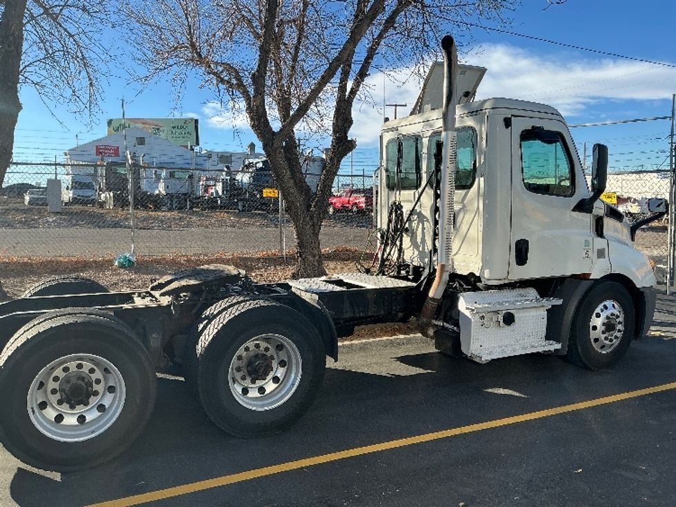 Day Cab Tractor-Heavy Duty Tractors-Freightliner-2020-T11662ST-Greeley-CO-431,001\n\t\tmiles-$ 43,750 - Image 8