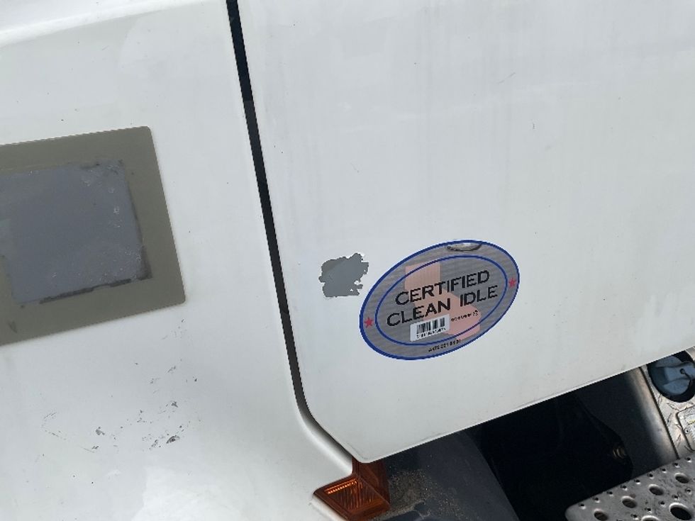 Day Cab Tractor-Heavy Duty Tractors-Freightliner-2020-T11662ST-Londonderry-NH-612,983\n\t\tmiles-$ 30,000 - Image 19