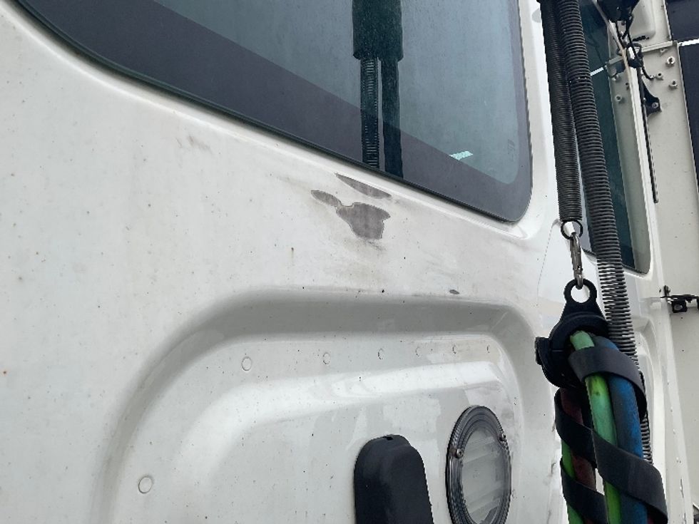 Day Cab Tractor-Heavy Duty Tractors-Freightliner-2020-T11662ST-Londonderry-NH-612,983\n\t\tmiles-$ 30,000 - Image 20