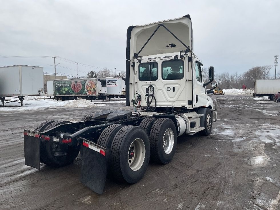 Day Cab Tractor-Heavy Duty Tractors-Freightliner-2020-T11662ST-Londonderry-NH-612,983\n\t\tmiles-$ 30,000 - Image 7