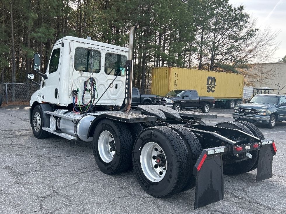 Day Cab Tractor-Heavy Duty Tractors-Freightliner-2020-T11662ST-Prince George-VA-474,885\n\t\tmiles-$ 39,750 - Image 5