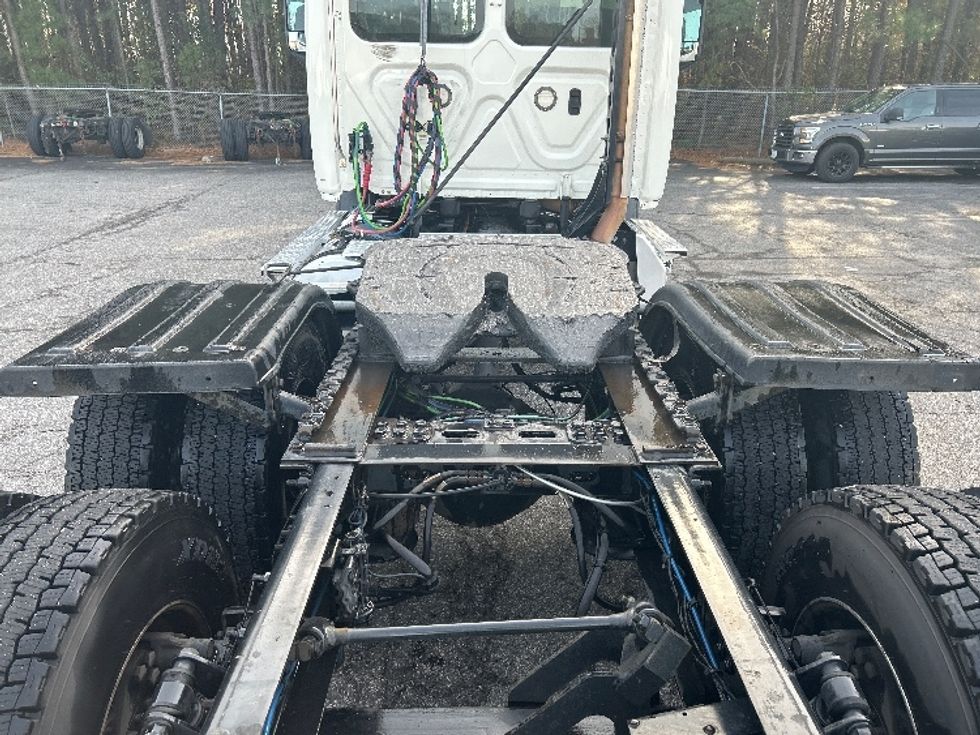 Day Cab Tractor-Heavy Duty Tractors-Freightliner-2020-T11662ST-Prince George-VA-474,885\n\t\tmiles-$ 39,750 - Image 6