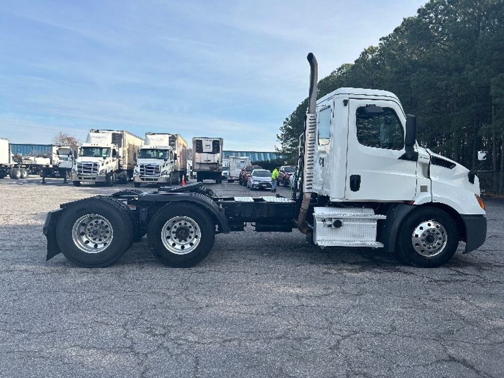 Day Cab Tractor-Heavy Duty Tractors-Freightliner-2020-T11662ST-Prince George-VA-474,885\n\t\tmiles-$ 39,750 - Image 8