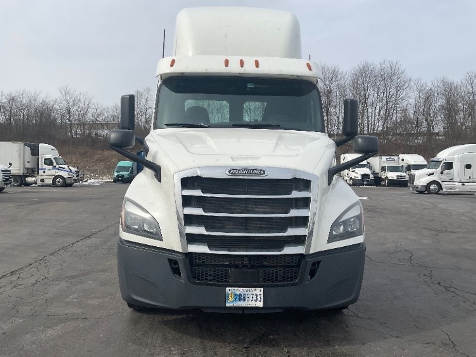Day Cab Tractor-Heavy Duty Tractors-Freightliner-2020-T11664ST-Akron-OH-493,417\n\t\tmiles-$ 44,500 - Image 2