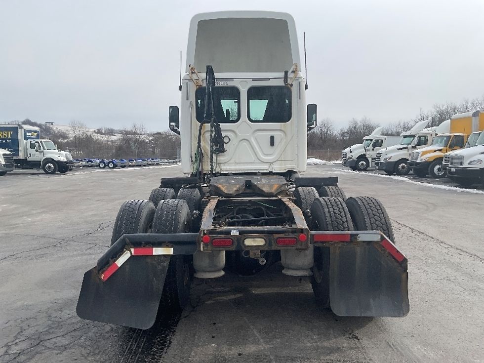 Day Cab Tractor-Heavy Duty Tractors-Freightliner-2020-T11664ST-Akron-OH-493,417\n\t\tmiles-$ 44,500 - Image 6