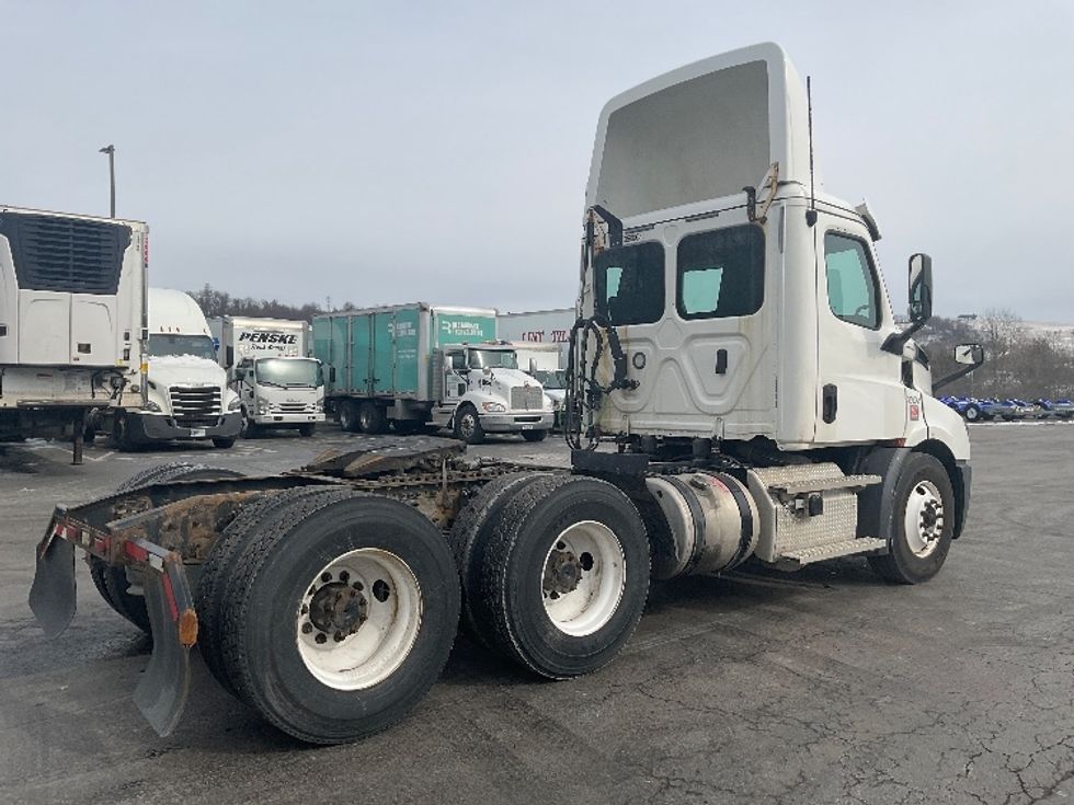 Day Cab Tractor-Heavy Duty Tractors-Freightliner-2020-T11664ST-Akron-OH-493,417\n\t\tmiles-$ 44,500 - Image 7