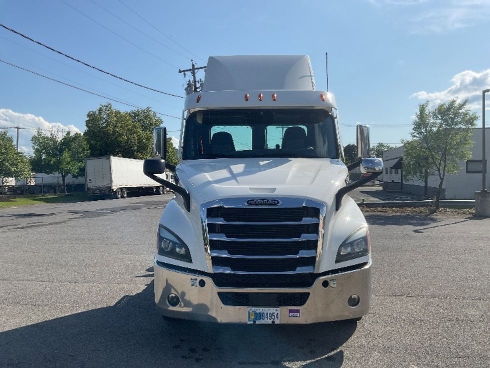 Day Cab Tractor-Heavy Duty Tractors-Freightliner-2020-T11664ST-Albany-NY-199,689\n\t\tmiles-$ 56,250 - Image 2