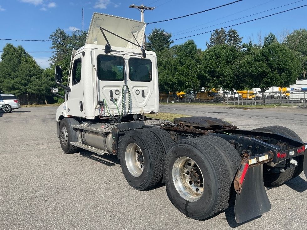 Day Cab Tractor-Heavy Duty Tractors-Freightliner-2020-T11664ST-Albany-NY-199,689\n\t\tmiles-$ 56,250 - Image 5