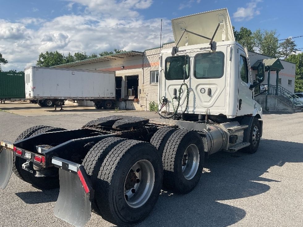 Day Cab Tractor-Heavy Duty Tractors-Freightliner-2020-T11664ST-Albany-NY-199,689\n\t\tmiles-$ 56,250 - Image 7