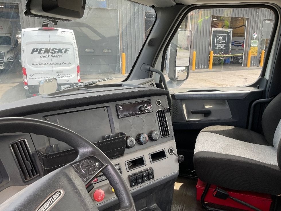 Day Cab Tractor-Heavy Duty Tractors-Freightliner-2020-T11664ST-Albany-NY-236,021\n\t\tmiles-$ 54,500 - Image 10