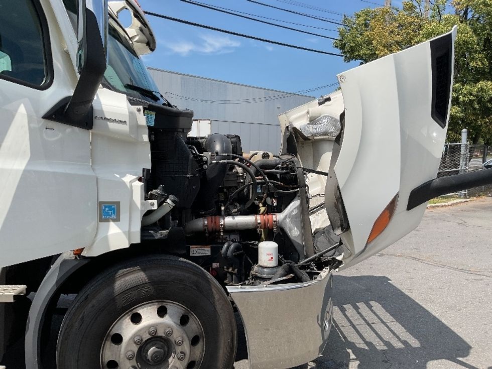 Day Cab Tractor-Heavy Duty Tractors-Freightliner-2020-T11664ST-Albany-NY-236,021\n\t\tmiles-$ 54,500 - Image 14