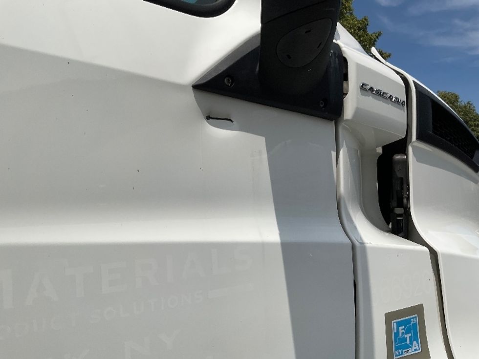 Day Cab Tractor-Heavy Duty Tractors-Freightliner-2020-T11664ST-Albany-NY-236,021\n\t\tmiles-$ 54,500 - Image 16