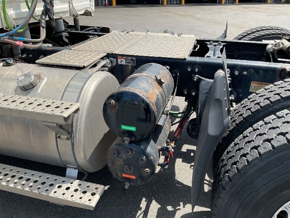 Day Cab Tractor-Heavy Duty Tractors-Freightliner-2020-T11664ST-Albany-NY-236,021\n\t\tmiles-$ 54,500 - Image 18