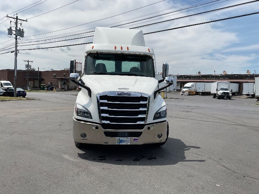 Day Cab Tractor-Heavy Duty Tractors-Freightliner-2020-T11664ST-Albany-NY-236,021\n\t\tmiles-$ 54,500 - Image 2