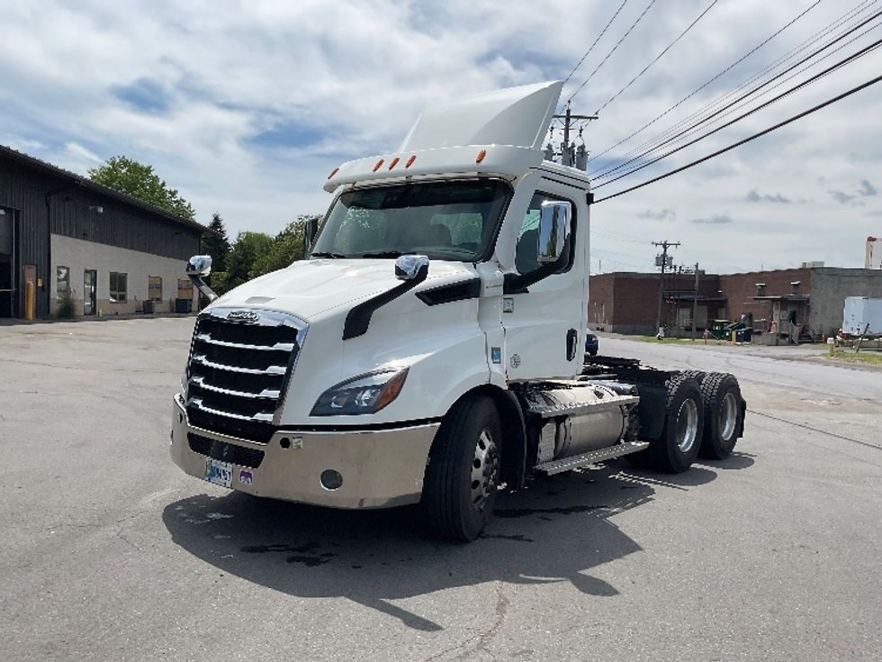 Day Cab Tractor-Heavy Duty Tractors-Freightliner-2020-T11664ST-Albany-NY-236,021\n\t\tmiles-$ 54,500 - Image 3