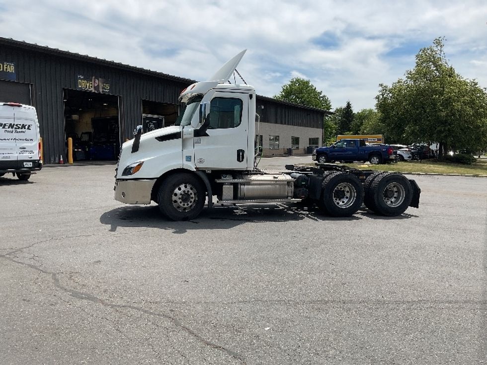 Day Cab Tractor-Heavy Duty Tractors-Freightliner-2020-T11664ST-Albany-NY-236,021\n\t\tmiles-$ 54,500 - Image 4