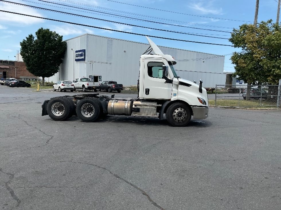 Day Cab Tractor-Heavy Duty Tractors-Freightliner-2020-T11664ST-Albany-NY-236,021\n\t\tmiles-$ 54,500 - Image 8