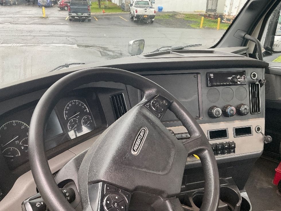 Day Cab Tractor-Heavy Duty Tractors-Freightliner-2020-T11664ST-Albany-NY-243,586\n\t\tmiles-$ 53,750 - Image 11