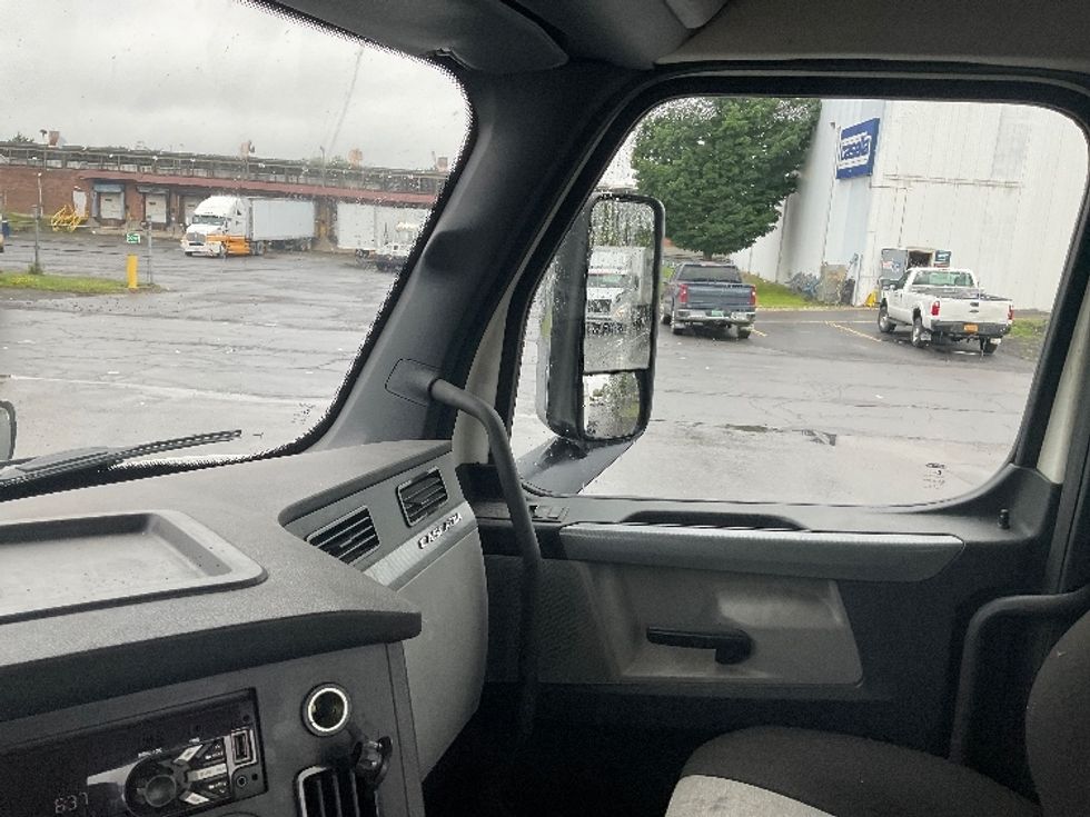 Day Cab Tractor-Heavy Duty Tractors-Freightliner-2020-T11664ST-Albany-NY-243,586\n\t\tmiles-$ 53,750 - Image 13