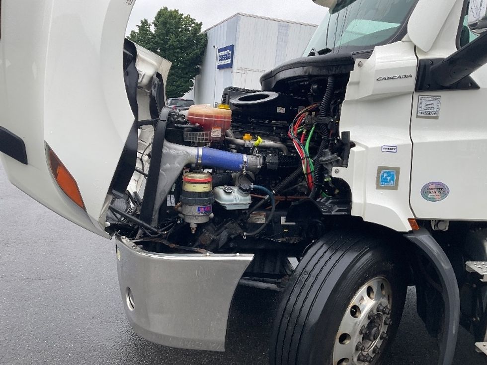 Day Cab Tractor-Heavy Duty Tractors-Freightliner-2020-T11664ST-Albany-NY-243,586\n\t\tmiles-$ 53,750 - Image 16