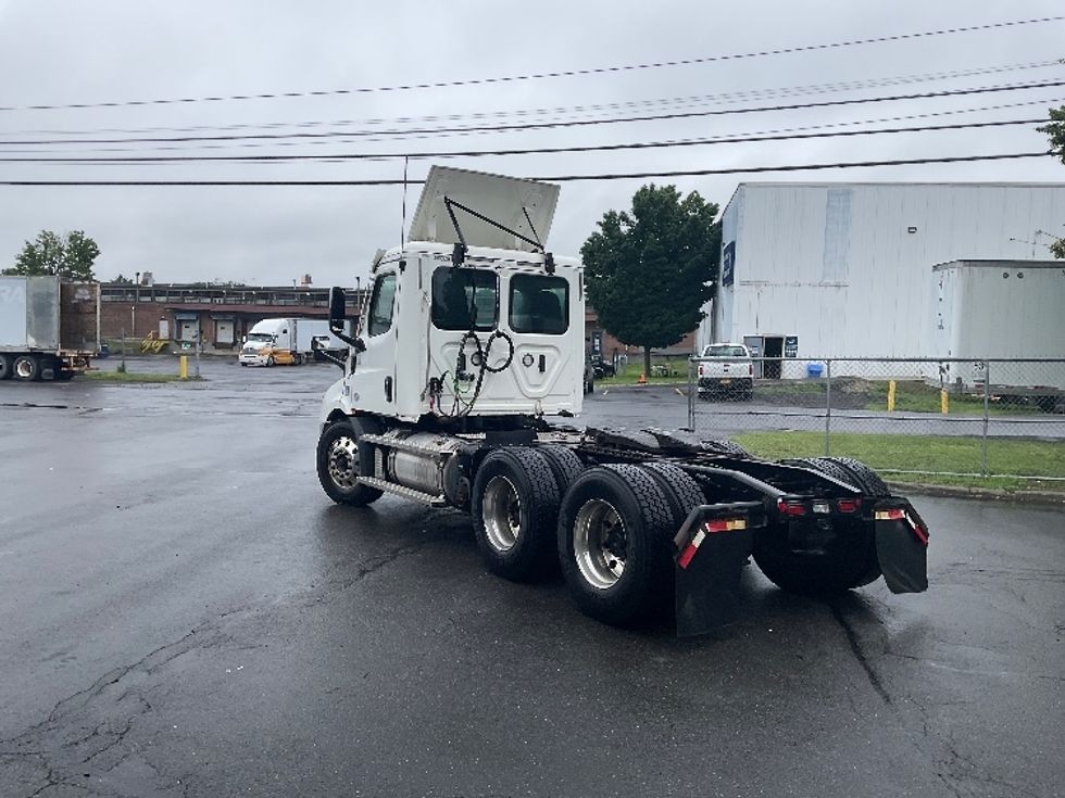 Day Cab Tractor-Heavy Duty Tractors-Freightliner-2020-T11664ST-Albany-NY-243,586\n\t\tmiles-$ 53,750 - Image 5