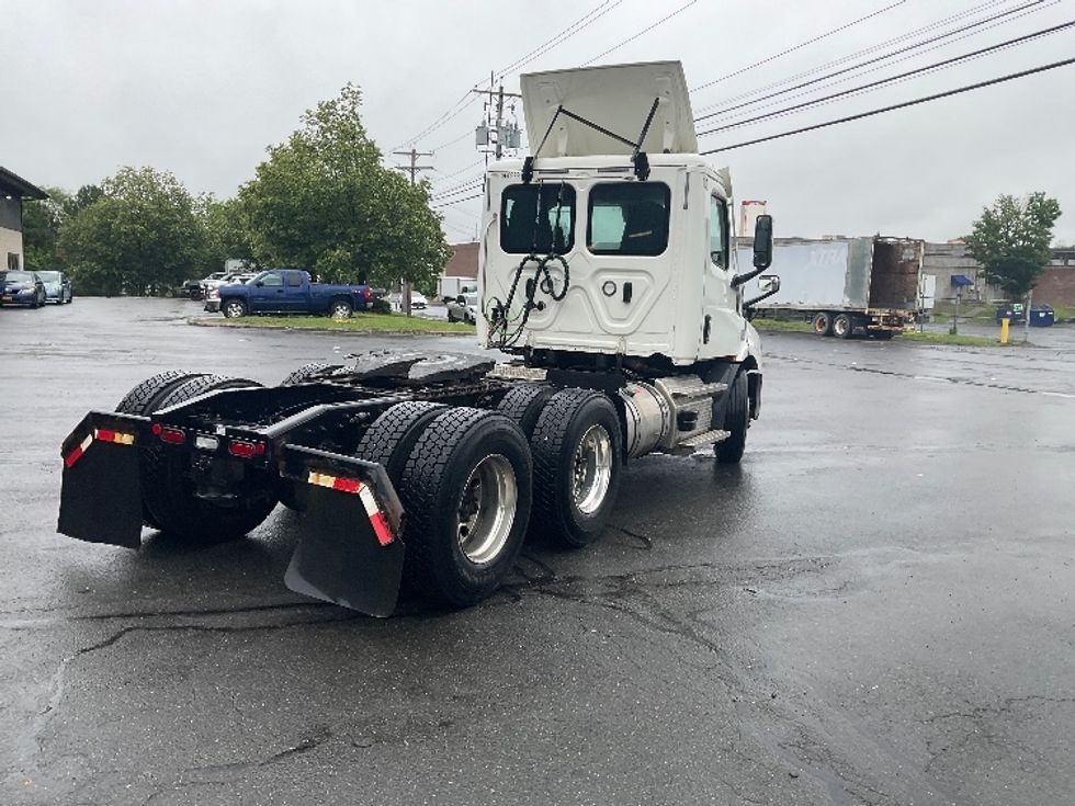 Day Cab Tractor-Heavy Duty Tractors-Freightliner-2020-T11664ST-Albany-NY-243,586\n\t\tmiles-$ 53,750 - Image 7