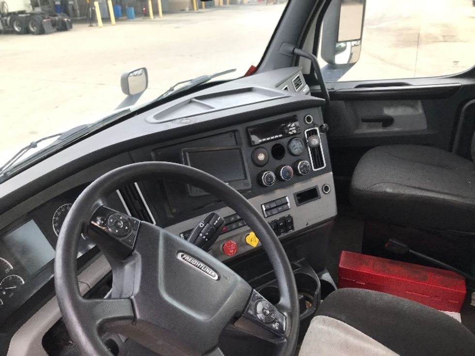 Day Cab Tractor-Heavy Duty Tractors-Freightliner-2020-T11664ST-Allen Park-MI-257,236\n\t\tmiles-$ 50,500 - Image 10