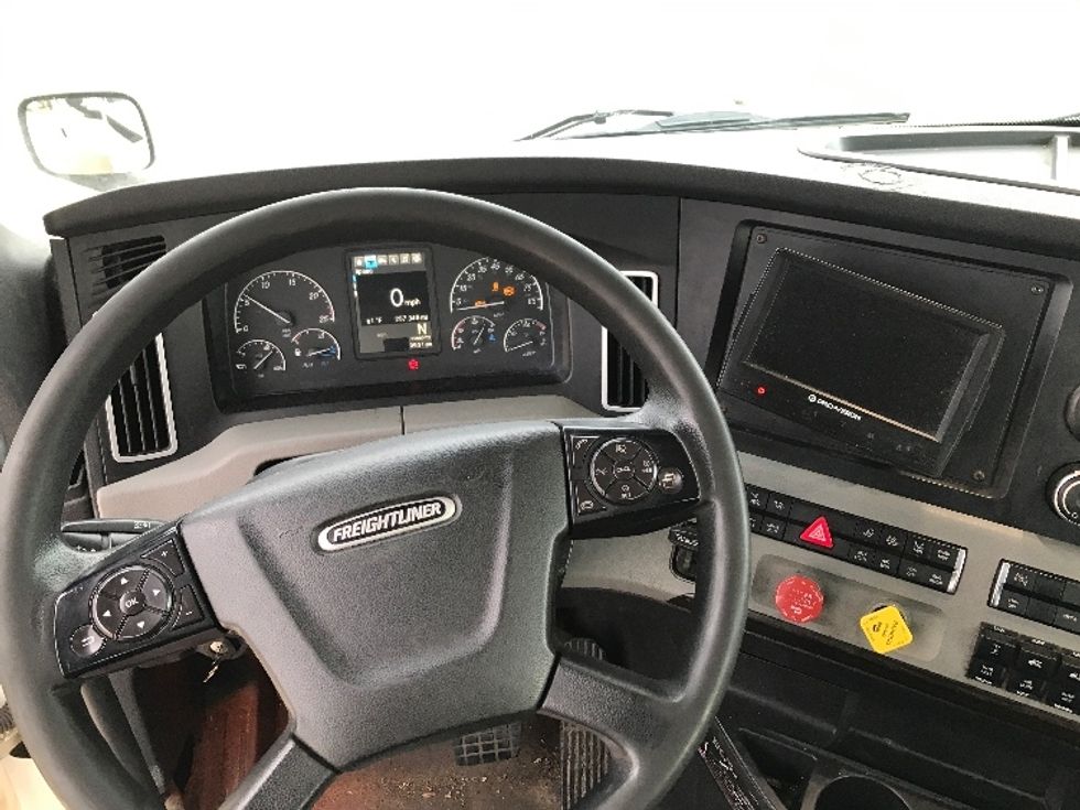 Day Cab Tractor-Heavy Duty Tractors-Freightliner-2020-T11664ST-Allen Park-MI-257,236\n\t\tmiles-$ 50,500 - Image 11