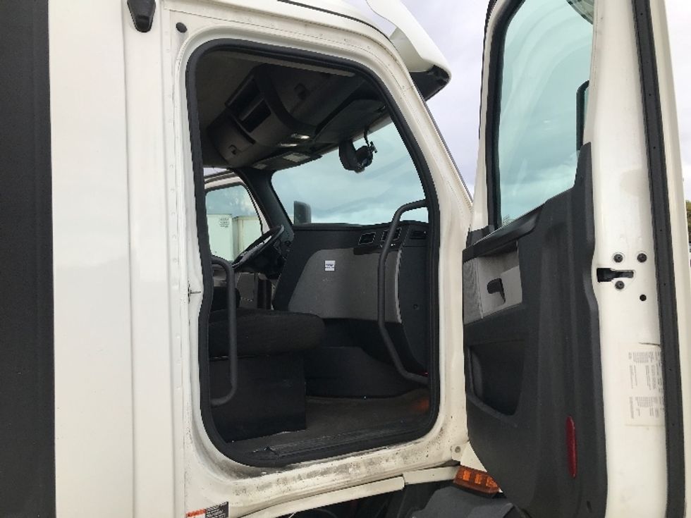 Day Cab Tractor-Heavy Duty Tractors-Freightliner-2020-T11664ST-Allen Park-MI-257,236\n\t\tmiles-$ 50,500 - Image 12