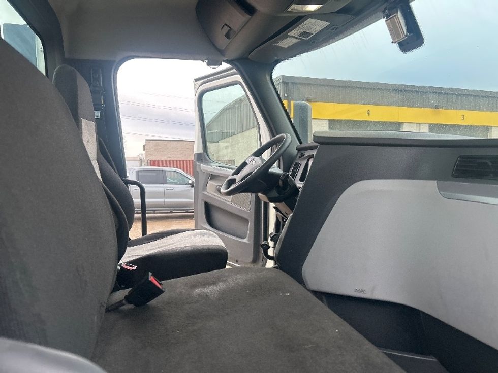 Day Cab Tractor-Heavy Duty Tractors-Freightliner-2020-T11664ST-Allen Park-MI-307,486\n\t\tmiles-$ 50,000 - Image 14