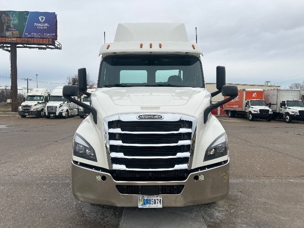 Day Cab Tractor-Heavy Duty Tractors-Freightliner-2020-T11664ST-Allen Park-MI-307,486\n\t\tmiles-$ 50,000 - Image 2