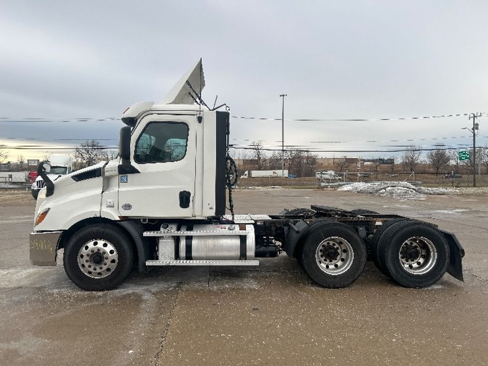 Day Cab Tractor-Heavy Duty Tractors-Freightliner-2020-T11664ST-Allen Park-MI-307,486\n\t\tmiles-$ 50,000 - Image 4