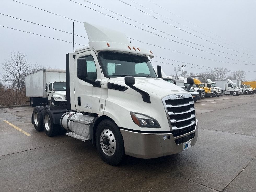 Day Cab Tractor-Heavy Duty Tractors-Freightliner-2020-T11664ST-Allen Park-MI-398,400\n\t\tmiles-$ 44,500 - Image 1
