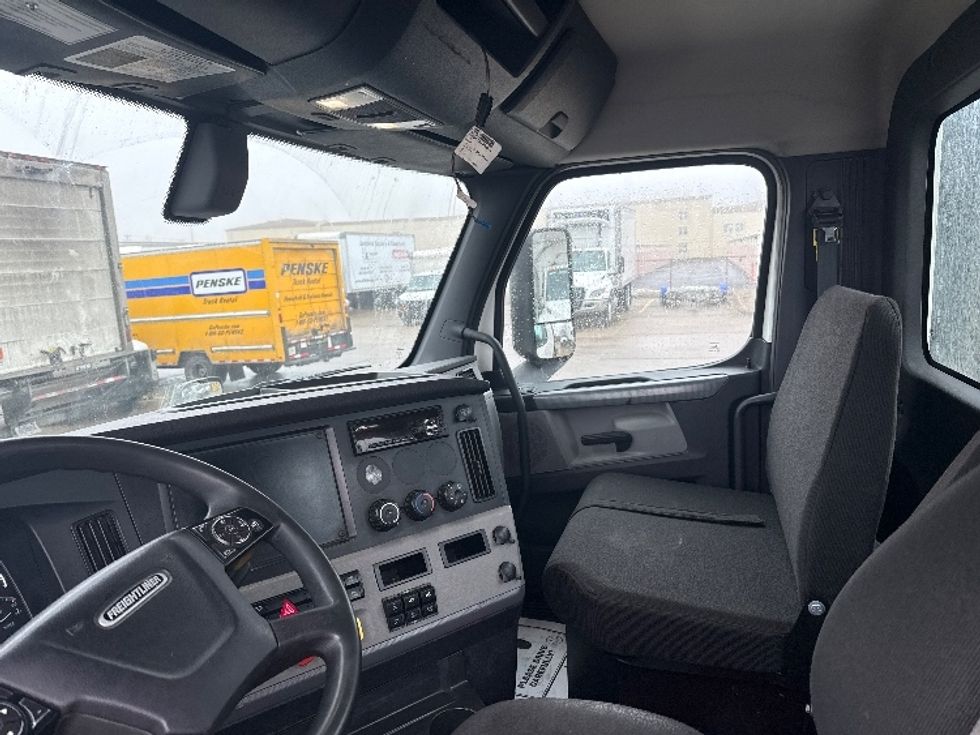 Day Cab Tractor-Heavy Duty Tractors-Freightliner-2020-T11664ST-Allen Park-MI-398,400\n\t\tmiles-$ 44,500 - Image 10