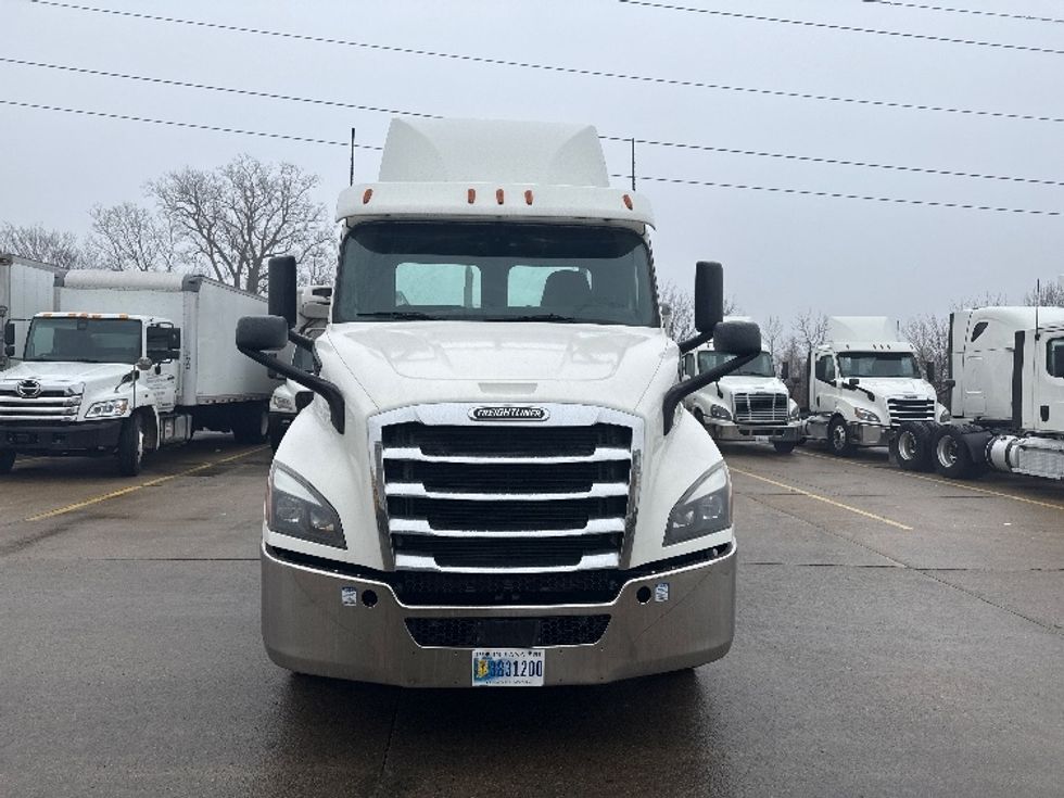 Day Cab Tractor-Heavy Duty Tractors-Freightliner-2020-T11664ST-Allen Park-MI-398,400\n\t\tmiles-$ 44,500 - Image 2