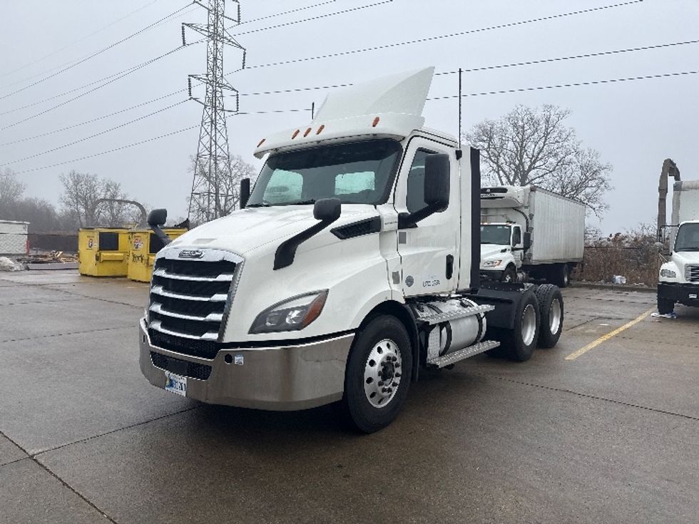Day Cab Tractor-Heavy Duty Tractors-Freightliner-2020-T11664ST-Allen Park-MI-398,400\n\t\tmiles-$ 44,500 - Image 3