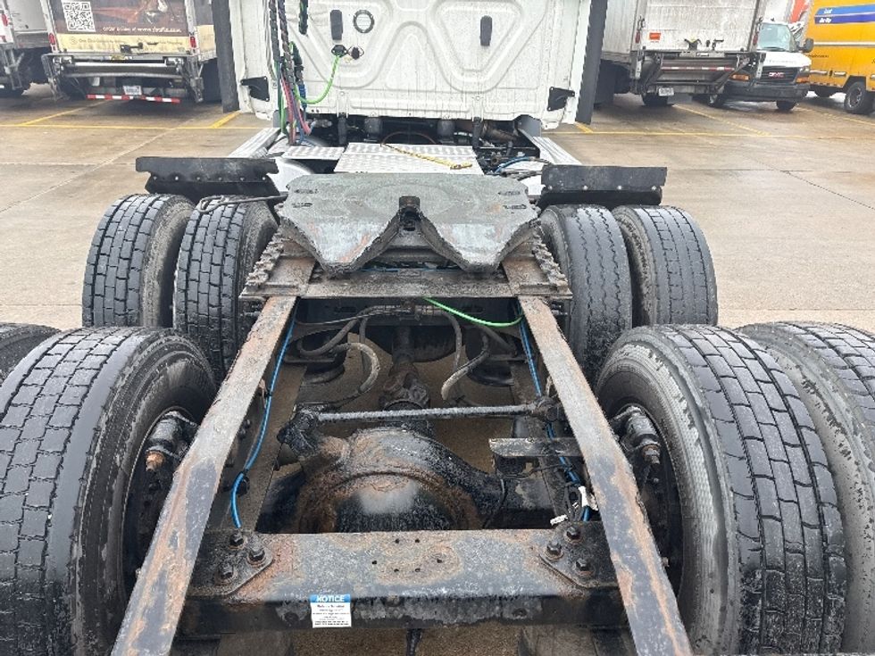 Day Cab Tractor-Heavy Duty Tractors-Freightliner-2020-T11664ST-Allen Park-MI-398,400\n\t\tmiles-$ 44,500 - Image 6