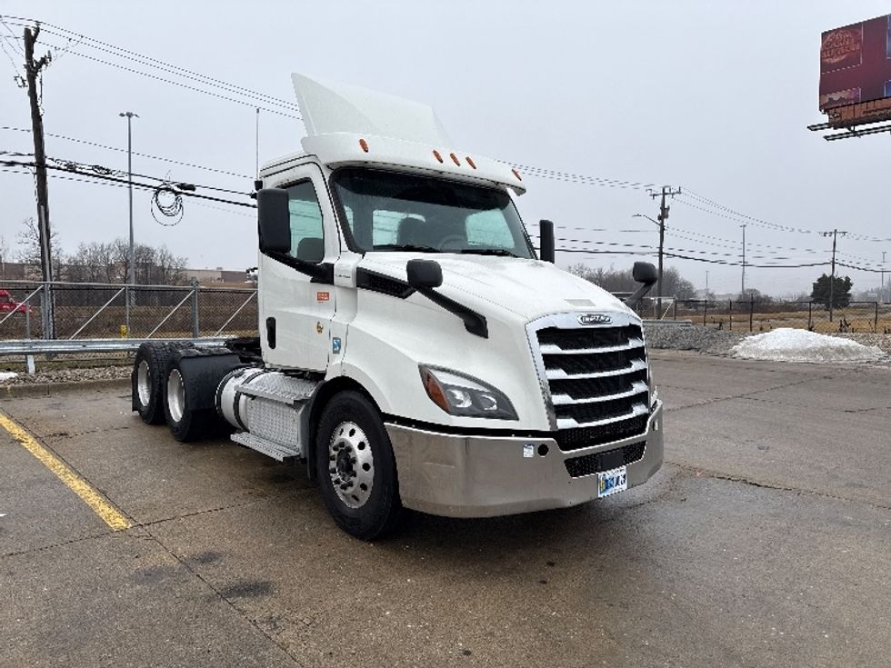 Day Cab Tractor-Heavy Duty Tractors-Freightliner-2020-T11664ST-Allen Park-MI-465,771\n\t\tmiles-$ 41,250 - Image 1