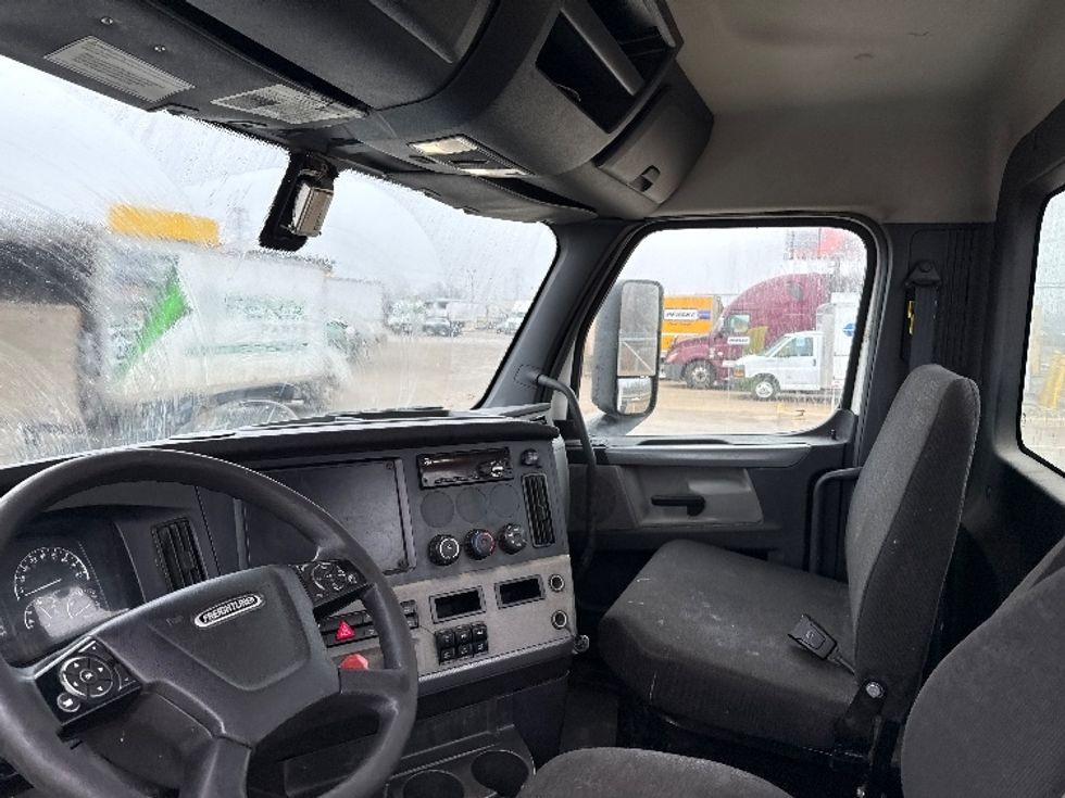 Day Cab Tractor-Heavy Duty Tractors-Freightliner-2020-T11664ST-Allen Park-MI-465,771\n\t\tmiles-$ 41,250 - Image 10