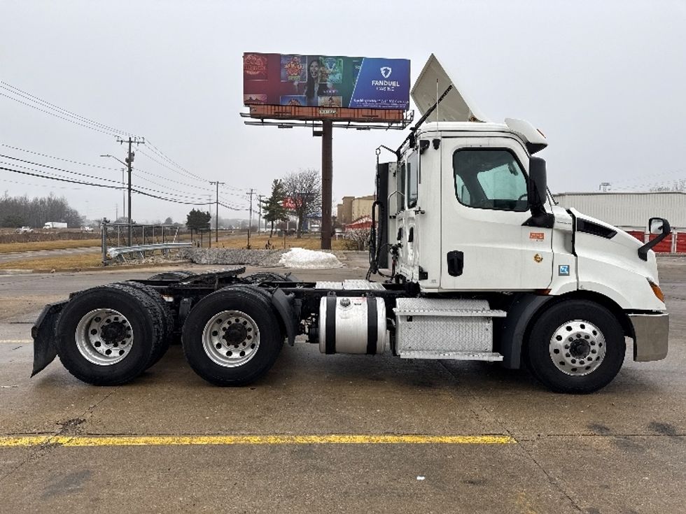 Day Cab Tractor-Heavy Duty Tractors-Freightliner-2020-T11664ST-Allen Park-MI-465,771\n\t\tmiles-$ 41,250 - Image 8