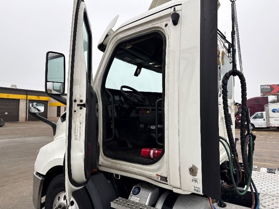 Day Cab Tractor-Heavy Duty Tractors-Freightliner-2020-T11664ST-Allen Park-MI-465,771\n\t\tmiles-$ 41,250 - Image 9