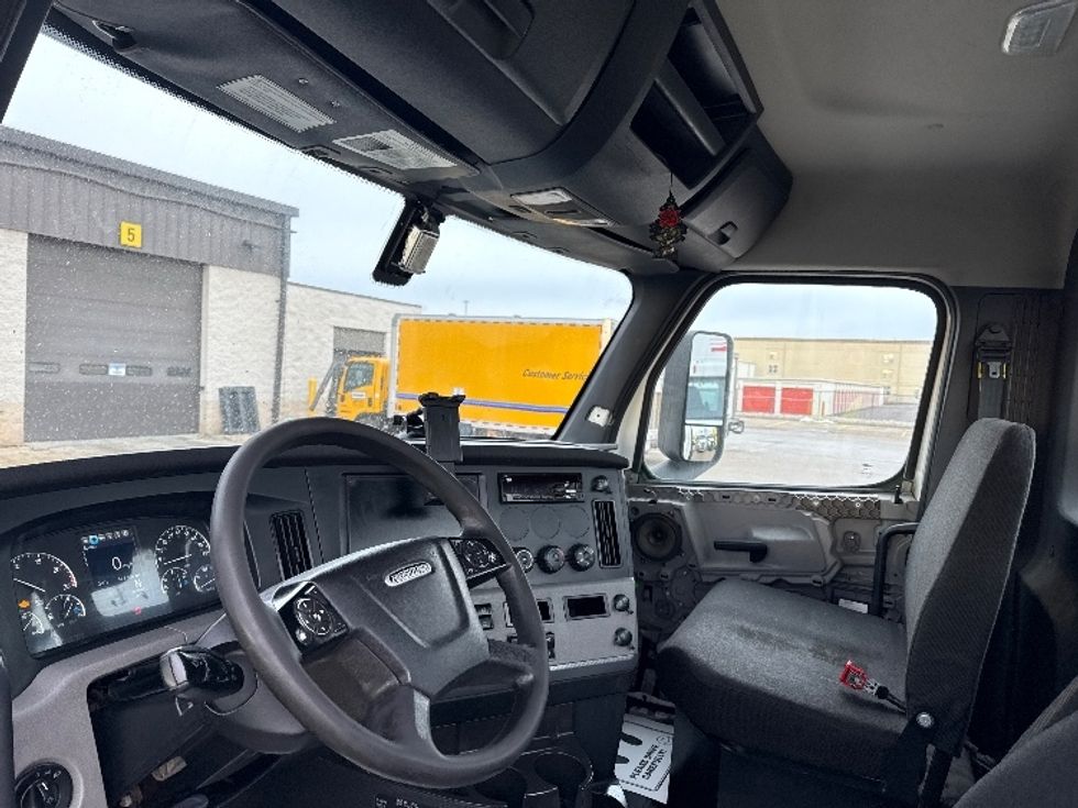 Day Cab Tractor-Heavy Duty Tractors-Freightliner-2020-T11664ST-Allen Park-MI-478,532\n\t\tmiles-$ 41,500 - Image 10