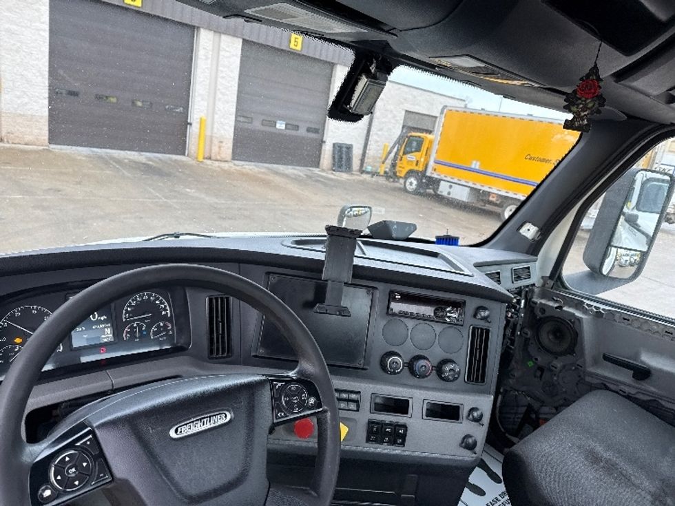 Day Cab Tractor-Heavy Duty Tractors-Freightliner-2020-T11664ST-Allen Park-MI-478,532\n\t\tmiles-$ 41,500 - Image 11